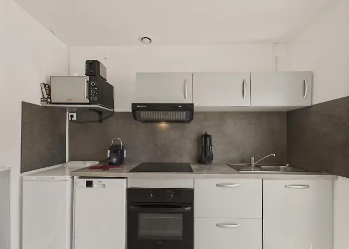 200m - Grande Terrasse Pour 4 Personnes